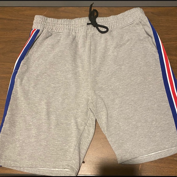 Cotton gray shorts - Picture 1 of 7